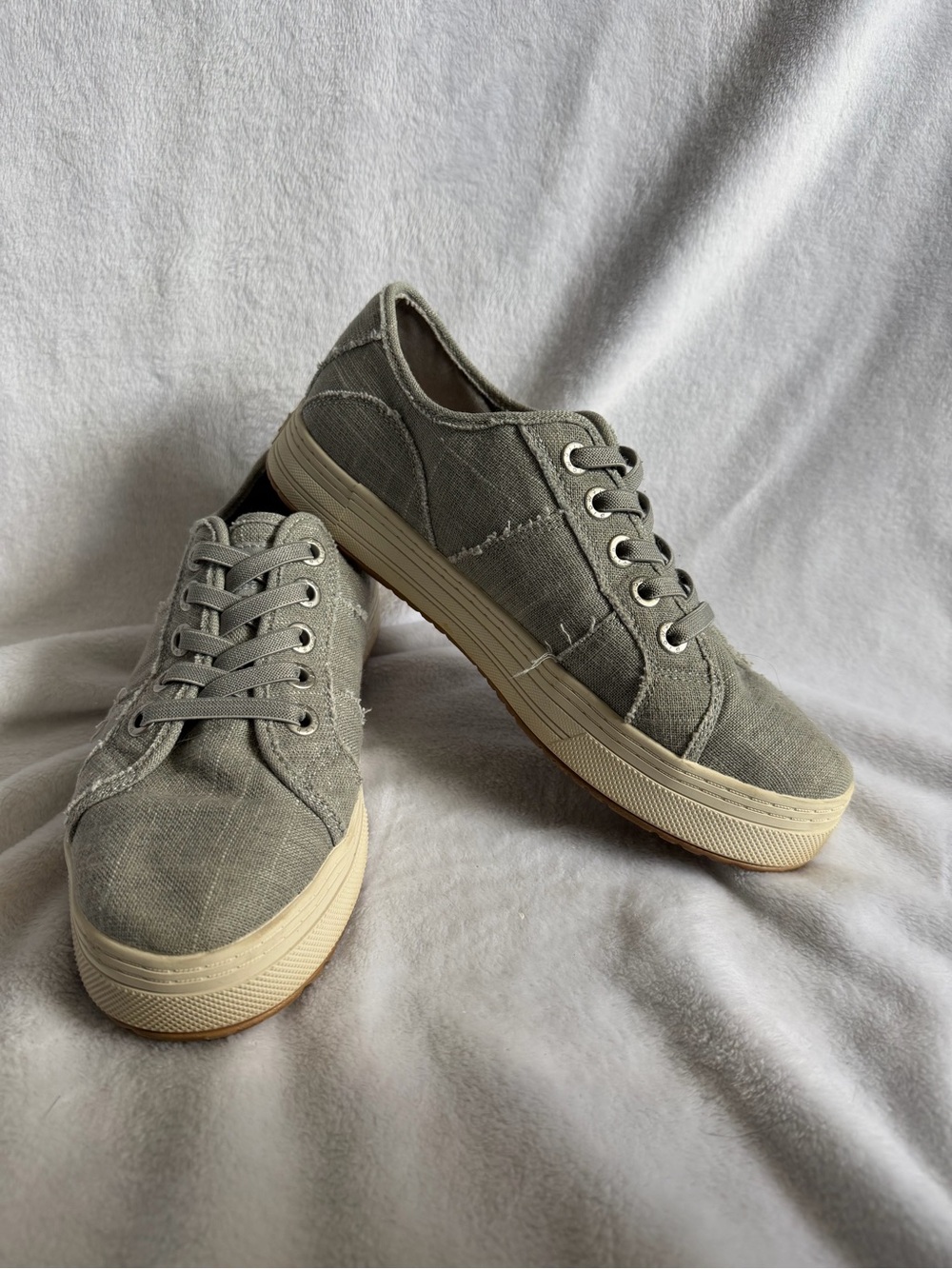 Blowfish Malibu Women's Super Smile Sneakers "Fog Grey" Size 8